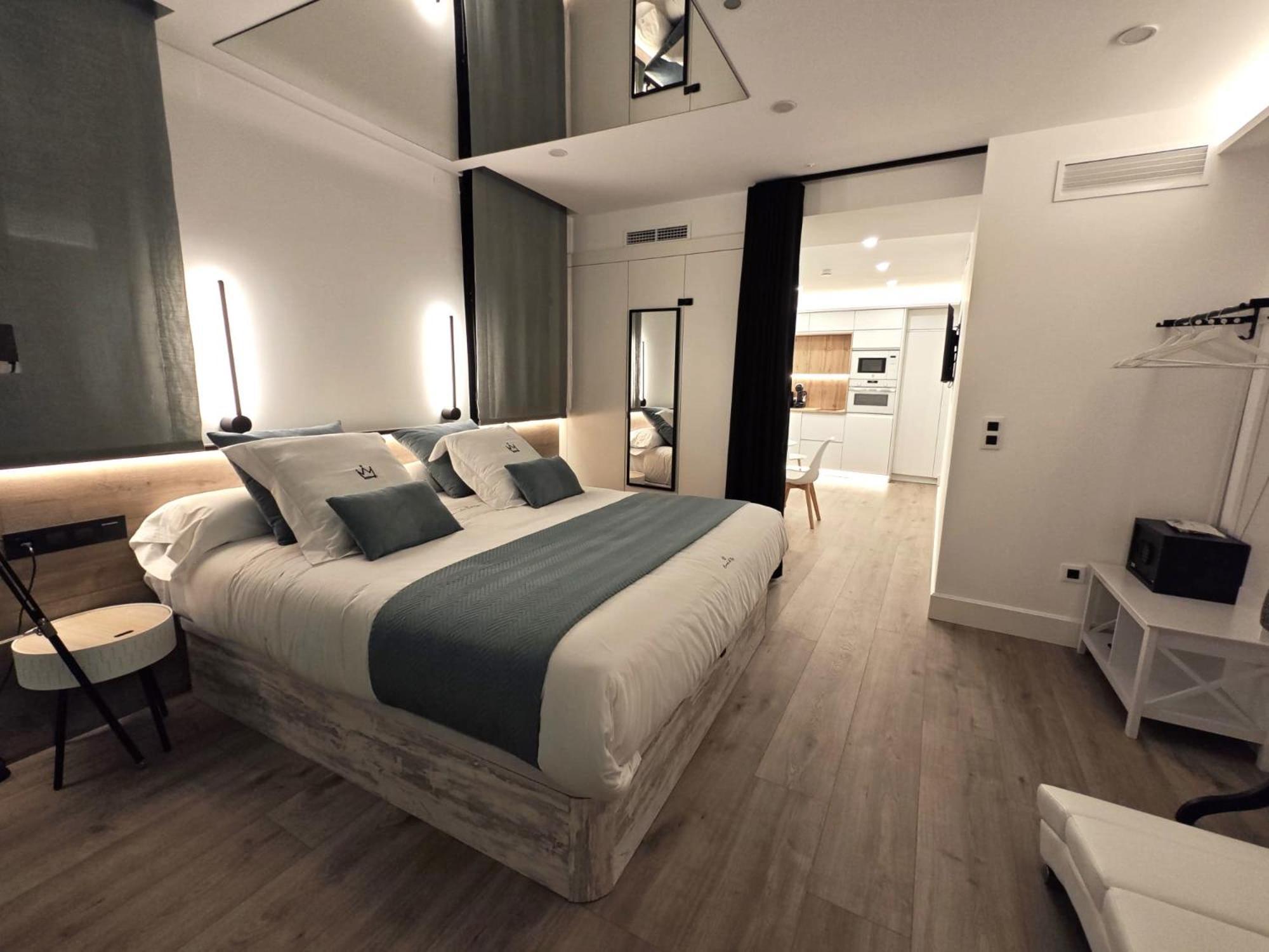 La Parada Del Rey - Luxury Suites Plasencia Exterior photo